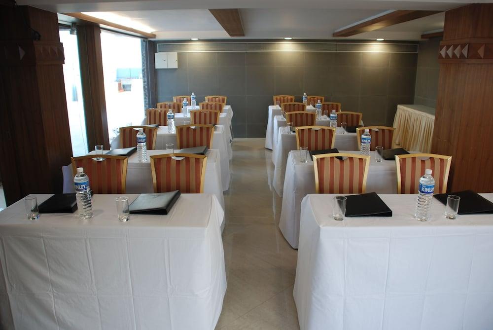 Hotel Oriental Aster- Mumbai International Airport Bagian luar foto